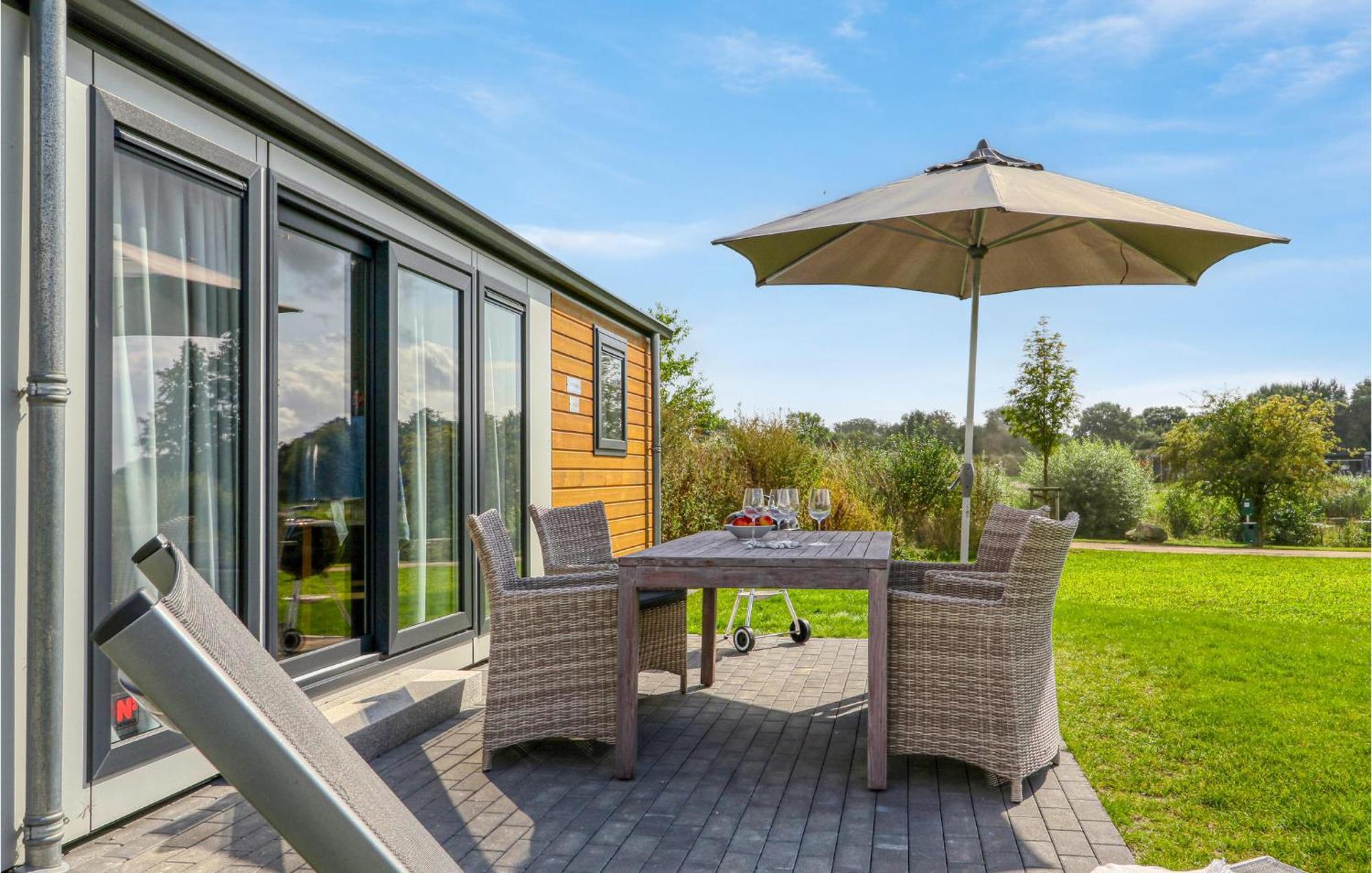 Lovely Home In Suesel With House A Panoramic View Susel Bagian luar foto